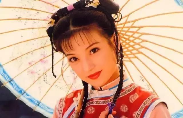 国民小燕子才不是傻白甜,赵薇成为女版巴菲特