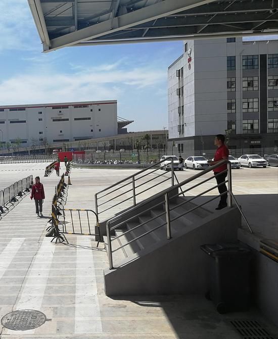 京东首推无人仓标准 效率需达传统仓库10倍_【