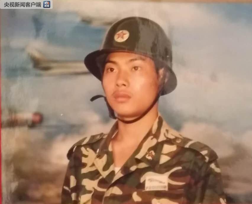 川航机长刘传健妻子:爸爸过世那天 他都还在备