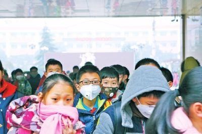 成都:重污染天气红色预警时中小学校将停课