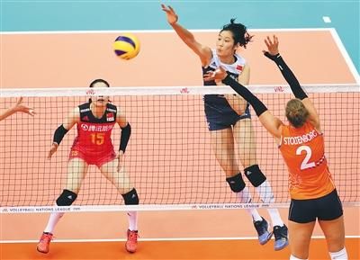 体育赛事该直播?中国女排比赛与男足世界杯,谁