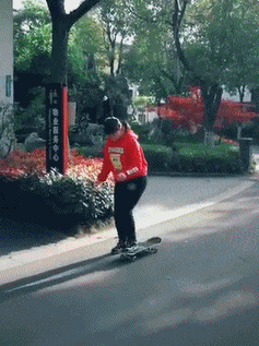 搞笑gif图:洗头技术哪家强,我只服背着一口大水缸洗的 搞笑gif图:洗头技术哪家强,我只服背着一口大水缸洗的