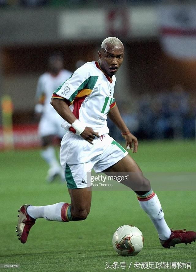 2002韩日世界杯足球回顾,黑马lotto一鸣惊人,小