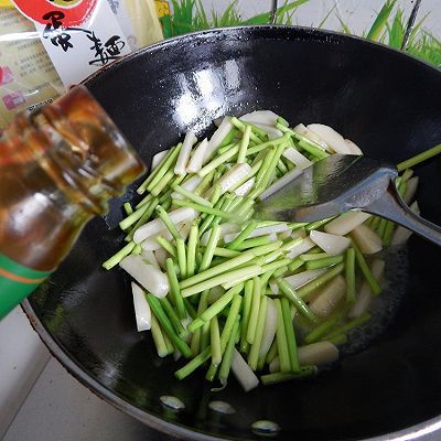 耗油蒜苔炒土豆丝