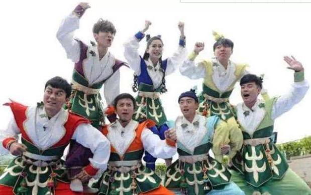 黄旭熙耿直说白宇43岁,网友:不怕被拉黑吗?