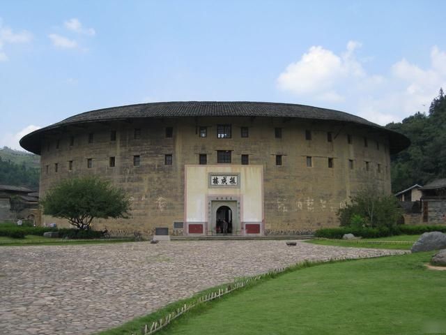 龙岩旅游胜地——永定土楼、冠豸山