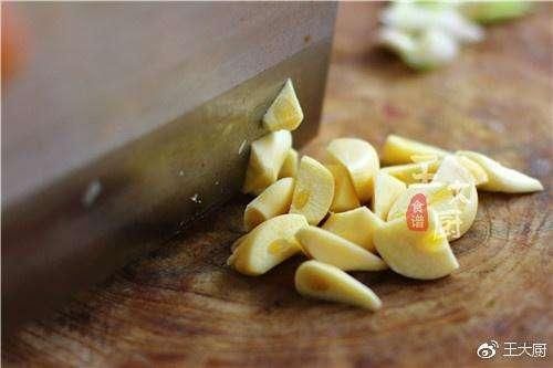 咸香下饭的两道家常菜: 太费饭了!
