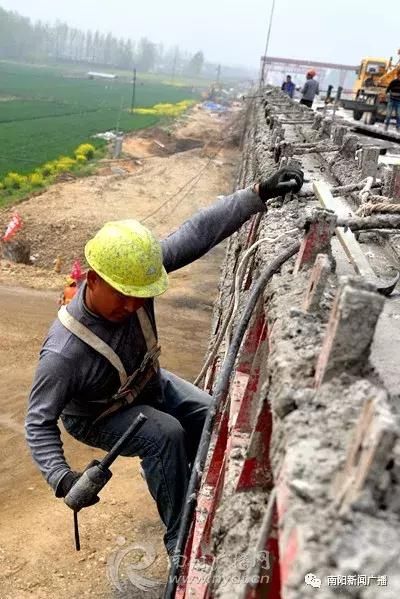 南阳世界月季洲际大会和高铁站要用的通道,最