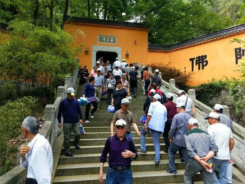 全国首个“中国气候宜居城市“迎来首个千人旅游团！