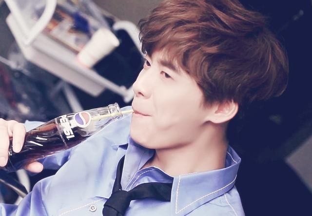 为什么李易峰号称顶级流量,现在却没什么动静