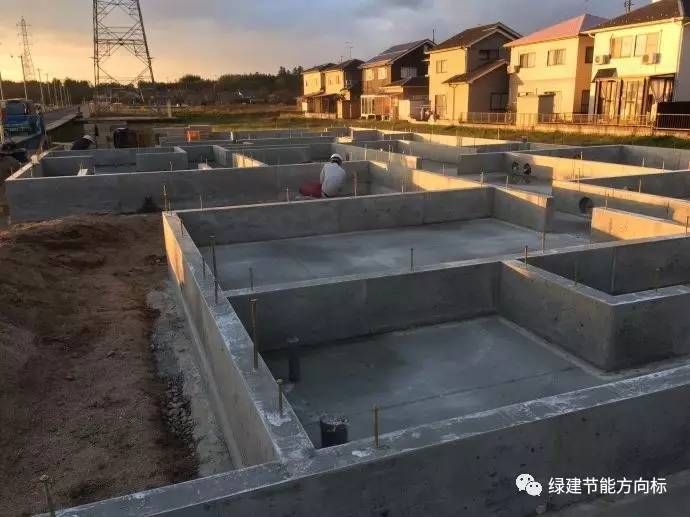 被动房采暖制冷新技术:地埋管新风系统节能建筑的建造过程分享