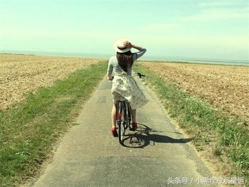 2月份下半月小浠疗愈运势:这两个星座感情分离时刻爱难舍