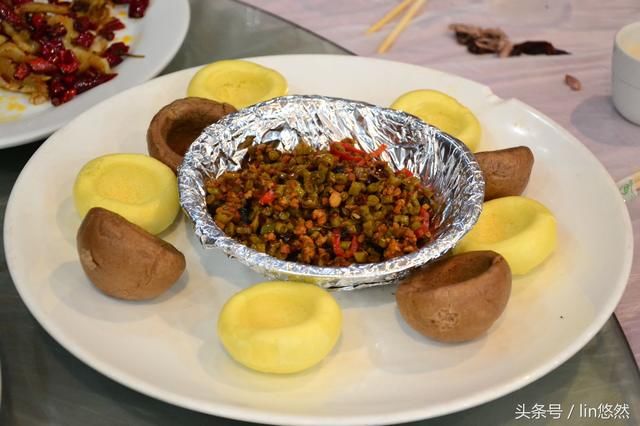 过大年回娘家,娘家用这两桌饭招待女婿,您看怎么样