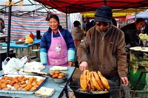 扒一扒陕西最忒色的乡村集市，土鸡山珍干果齐活很！