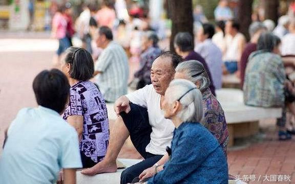 中国可以慢慢与西方国家接轨，延迟退休年龄吗？