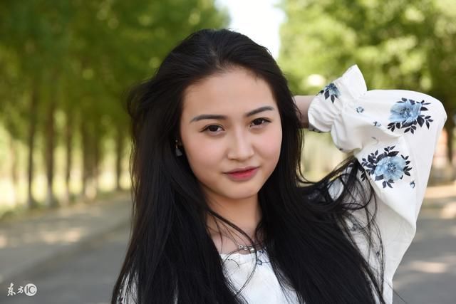 上海美女股神爆料股市短线买入绝技,炒股十年