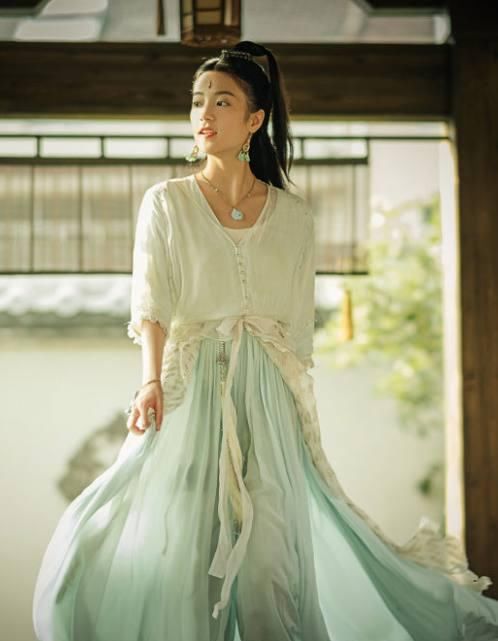 2018年最火的一部古装女性励志电视剧,竟然不