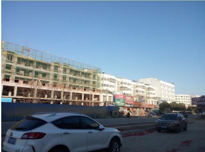 河南省信阳市游河乡三官村小产权房林立 当地