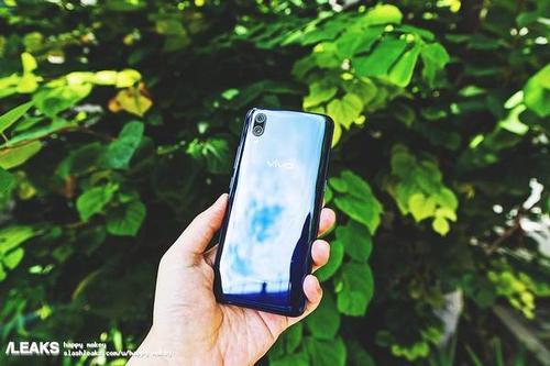 iPhoneX都自愧不如,vivo X23光感美学惊艳众人