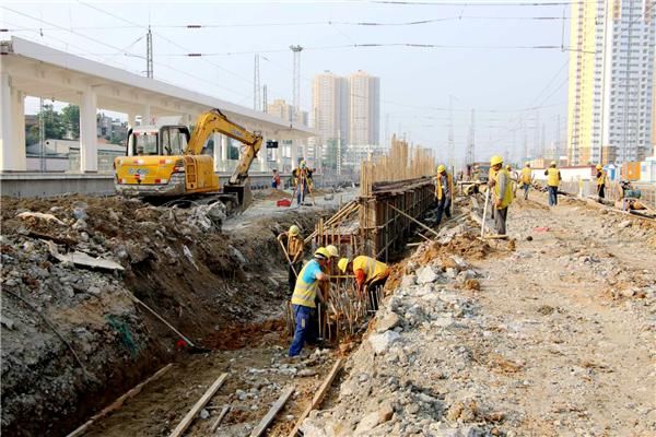 南阳火车站新建二站台预计9月份完工并投入使用