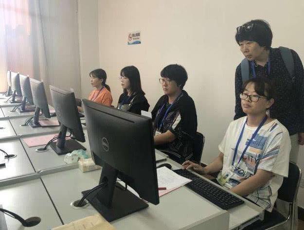 同学初中好的成绩,到了男生就一落千丈摸洗澡被初中高中图片