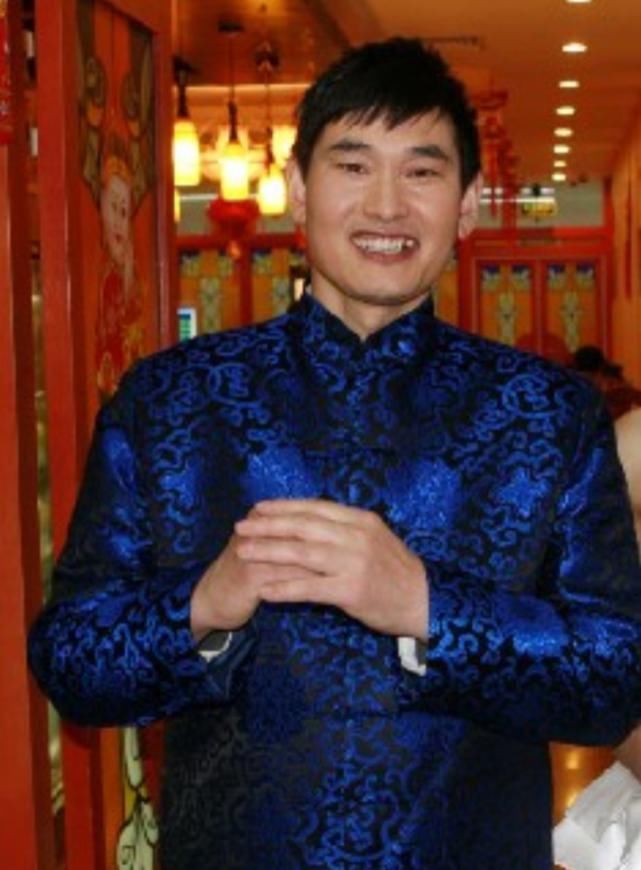 大衣哥朱之文儿子结婚，现场彩礼箱暴露出朱之文出手大方