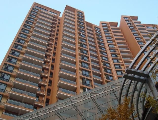 房价会一直下跌吗？开发商：大多数人都有房，崩盘并不存在