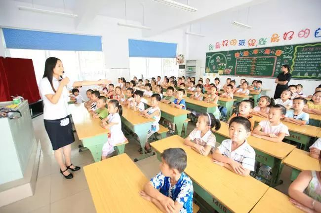 致敬改革开放四十年:郑州教育事业跑出优质均