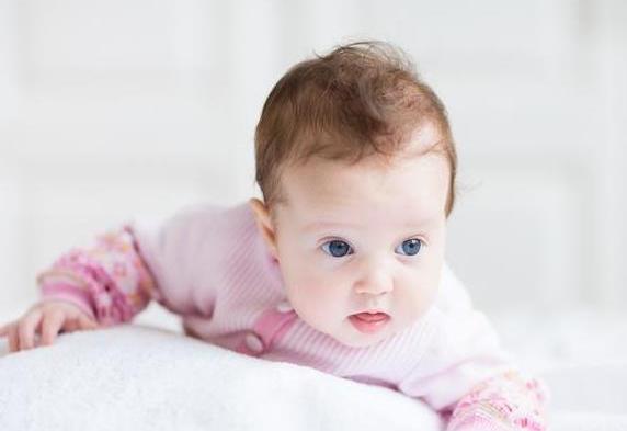 断夜奶有个最佳的时间段, 你没给宝宝断错吧