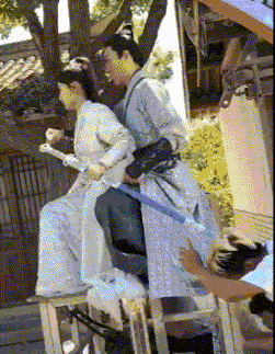 原来电视剧中的骑马镜头,是这样拍出来的