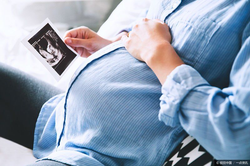怀孕期间的睡姿会影响胎儿的生长发育,尤其是