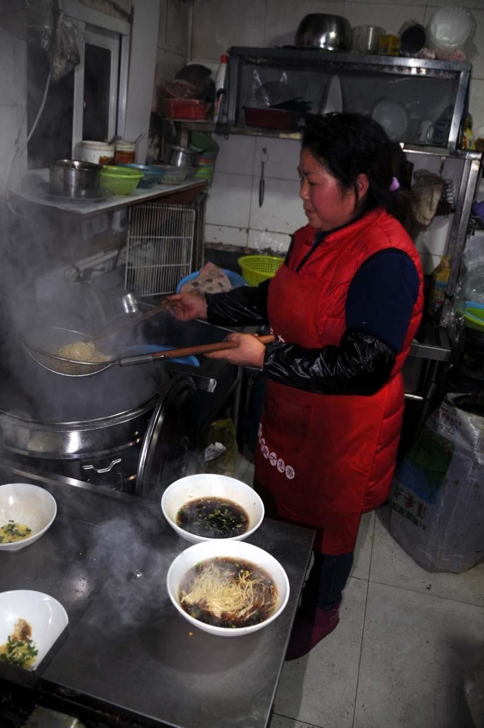 单亲妈妈开饭店 为当兵儿子在市里买新房