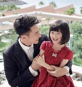 吴尊女儿整容式长大，如今的吴欣怡气质非凡，美成女神！