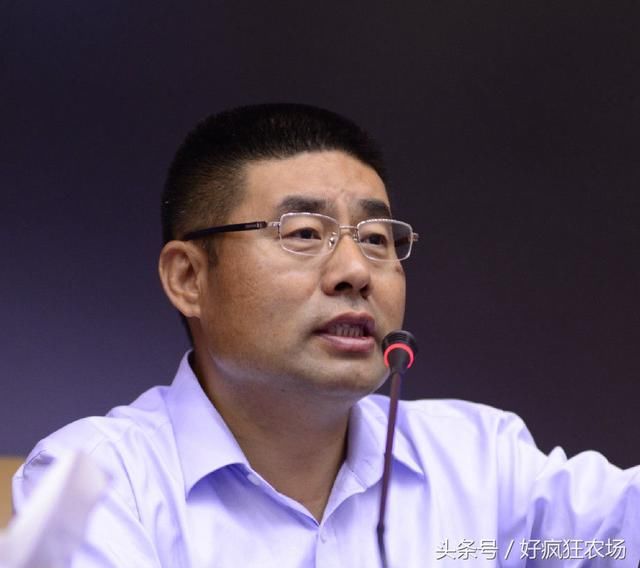 第一名,王文学,他现在是华夏幸福基业董事长,王文学于1965年生于河北