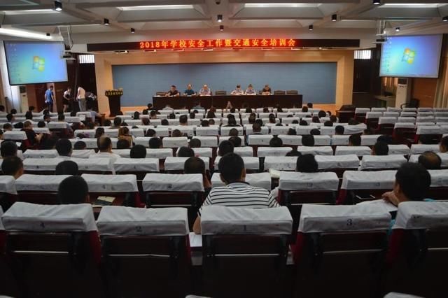 渭南大荔交警联合教育局对全县校车驾驶员进行