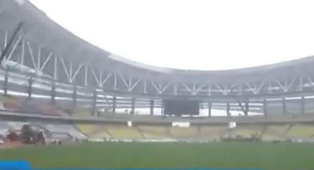 武汉卓尔2019中超新主场草坪铺设全部完工,本