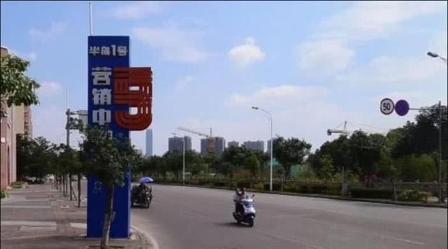 途观马路遭比亚迪追尾，反差太大，网友：“厉害了 我的比亚迪”