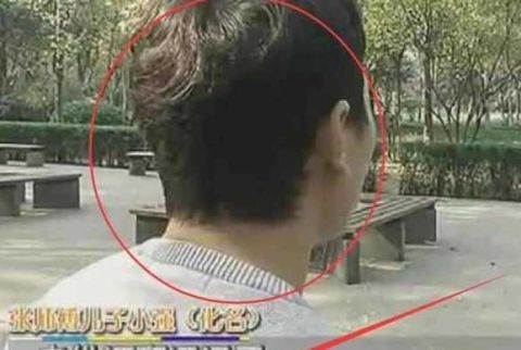 男大学生为给女朋友买苹果手机,不惜贷款,结果