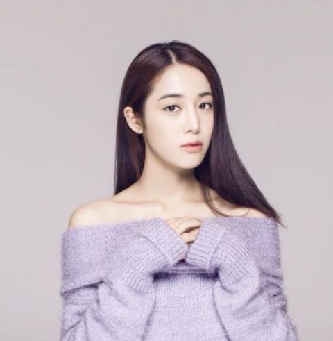 杨幂旗下的艺人都混的不错,只有她出演20部剧