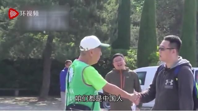 怼得漂亮!台独瑞士撒泼，不料撞见东北大哥:憋吵吵，容易动手