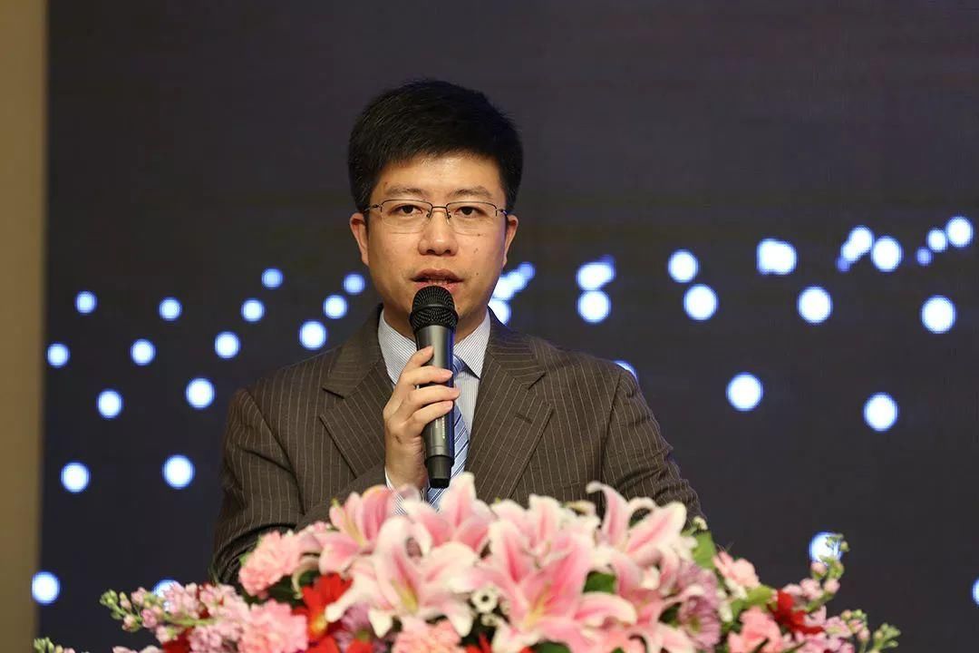 走在数据之巅:华为发布大数据专家认证