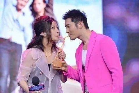 黄晓明和她拍戏,下半身凸起,疑起生理反应?网友:不堪入目!