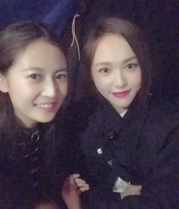 陈钰琪深夜探班唐嫣,素颜好清纯啊,很耐看的自然脸! 皇家娱乐捕鱼