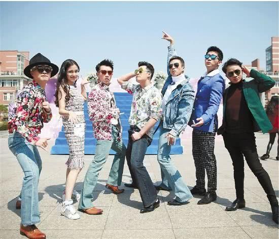 跑男来到天津大学录节目,学生们却激动的抵制