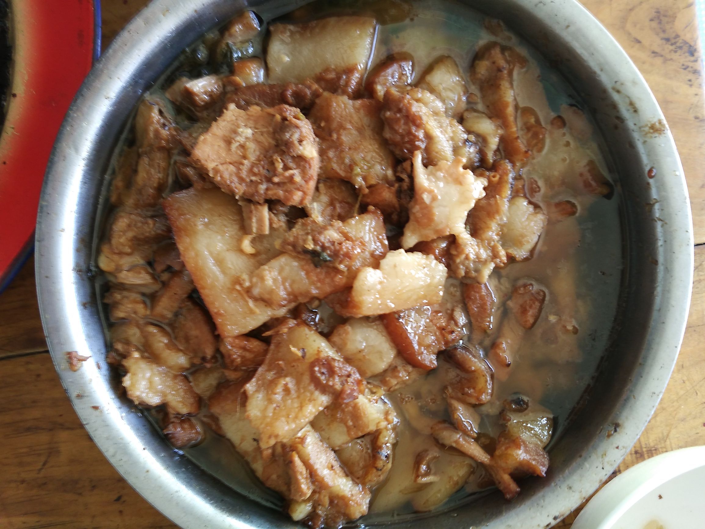 想念农村家乡的杀猪菜，一下子能吃一盆肉_【今日爆点】