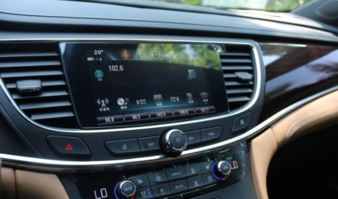 王一博适合主持吗