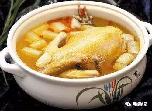 月子煲鸡汤,你选公鸡or母鸡?