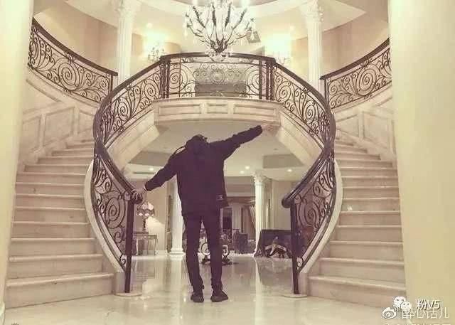 黄子韬家到底多有钱,爸爸自曝身家200亿!谈判