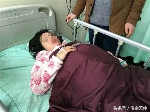 婆婆逼儿媳生第三胎，如愿抱上大孙子，可婆婆看着孙子却哭了起来