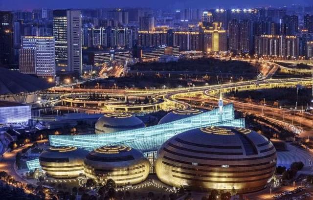 这个城市厉害了，明年可能成为万亿城市，在中原地区独领风骚